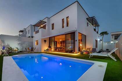 Villas til salg i Costa Teguise, Lanzarote. 