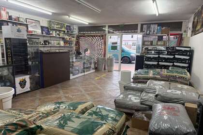 Handelspanden verkoop in Playa Honda, San Bartolomé, Lanzarote. 