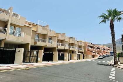 Townhouse vendita in Adeje, Santa Cruz de Tenerife, Tenerife. 