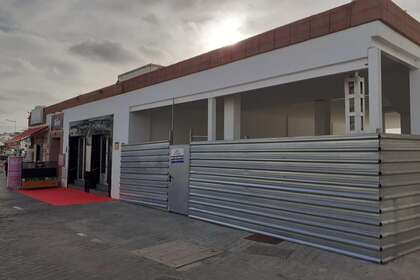 Locale commerciale in Playa Blanca, Yaiza, Lanzarote. 