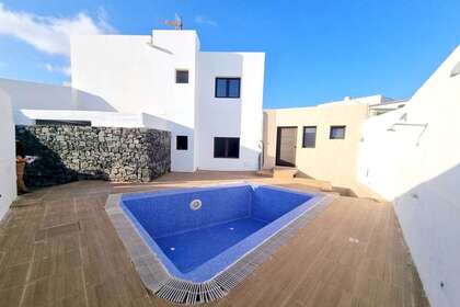 Duplex for sale in Tahiche, Teguise, Lanzarote. 