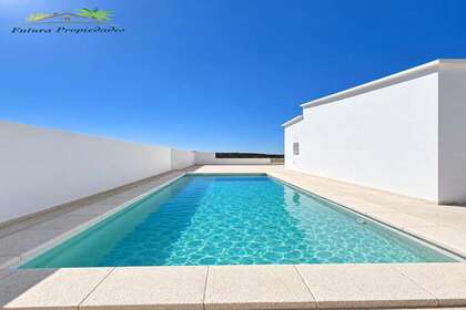 Chalet for sale in Tinajo, Lanzarote. 
