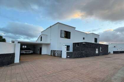 Cluster house for sale in Playa Blanca, Yaiza, Lanzarote. 