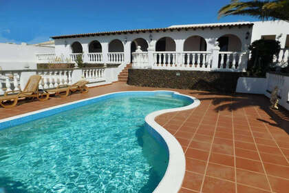 Villa for sale in San Bartolomé, Lanzarote. 