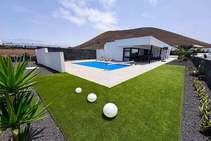 Chalet for sale in Conil, Tías, Lanzarote. 