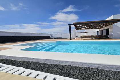 Вилла Продажа в Playa Blanca, Yaiza, Lanzarote. 