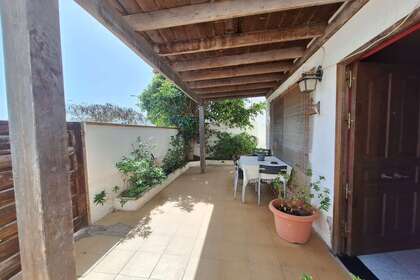 Casa vendita in Playa Honda, San Bartolomé, Lanzarote. 