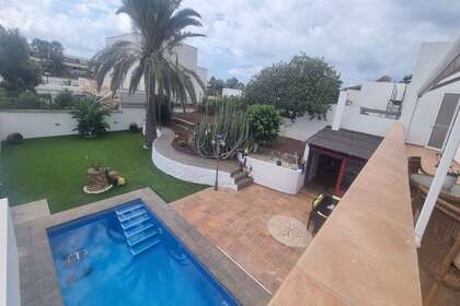 Villa Luxury for sale in Costa del Silencio, Arona, Santa Cruz de Tenerife, Tenerife. 