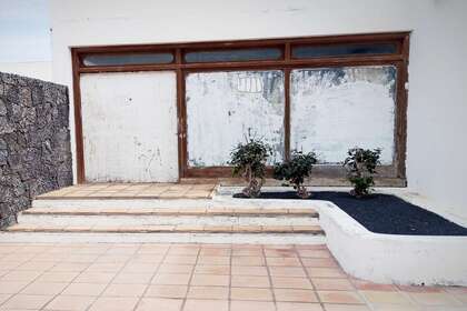 Commercial premise in Costa Teguise, Lanzarote. 