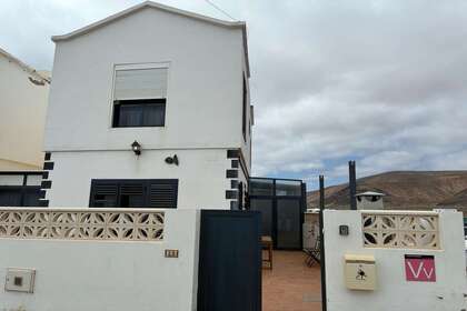 Triplex for sale in Orzola, Haría, Lanzarote. 