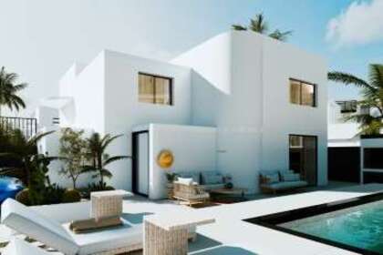 Chalets verkoop in Puerto del Carmen, Tías, Lanzarote. 